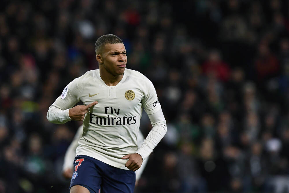 詹姆斯：向AZP学习做队长 球队更年轻化我们在单场比赛中很强大